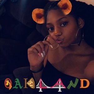 Meet your Posher, Danae